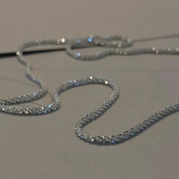 Necklace Silvery Wave Glitter Clavicle Chain size 18. Fashions jewelry - Picture 1 of 1